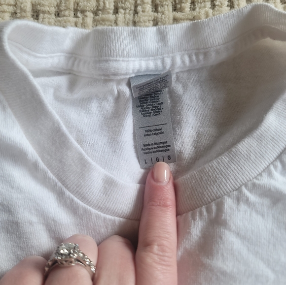 Large white t-shirt - Picture 2 of 2